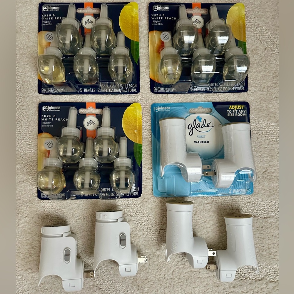 Glade PlugIns 15 Scented Oil Refills and 6 Warmers (2 have lights)